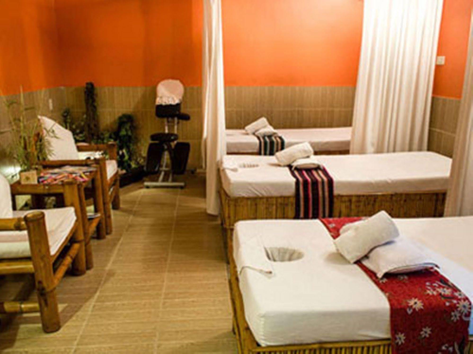 Matabungkay Beach Hotel Lian Dış mekan fotoğraf