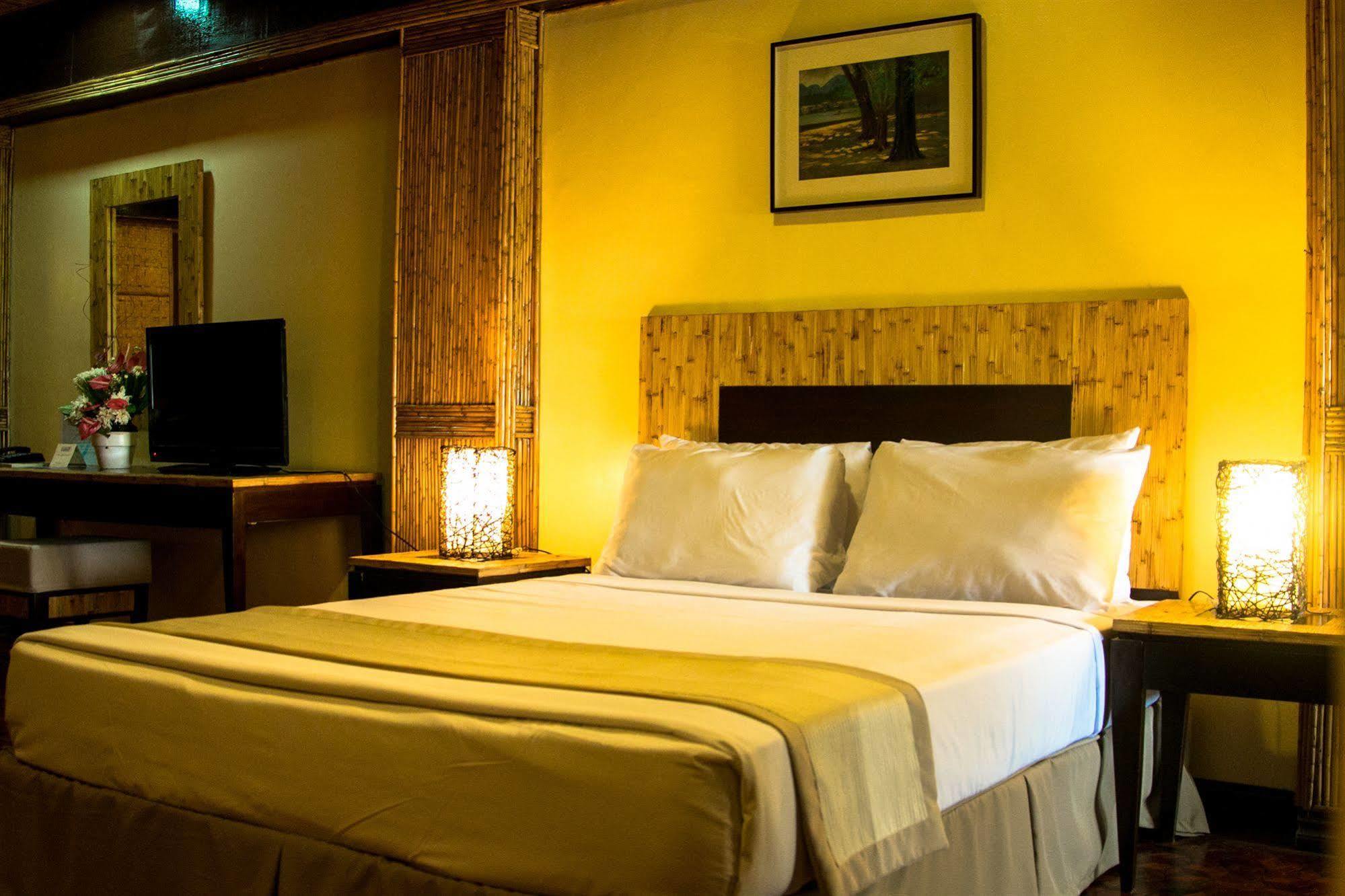 Matabungkay Beach Hotel Lian Dış mekan fotoğraf